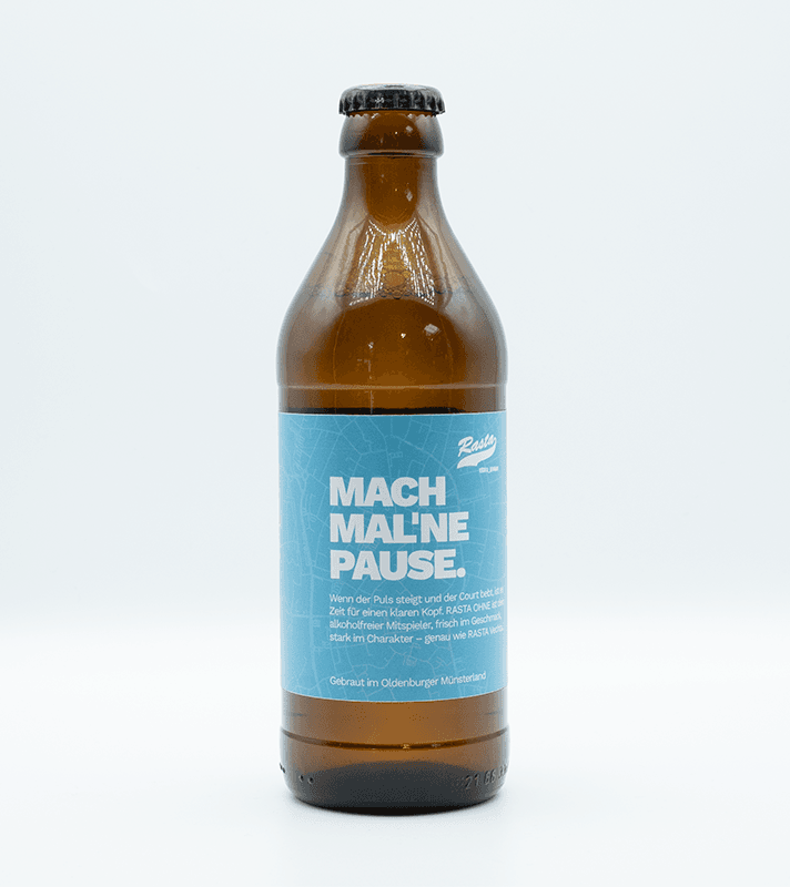 Braune Glasflasche mit Basketball-Logo in blau, Schriftzug "Rasta Ohne"