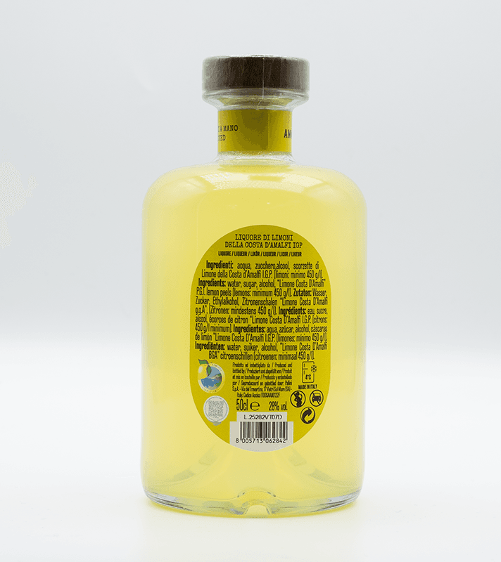 Flasche mit gelber Limoncello-Likör, runder Holzdeckel, gelbes Etikett mit Zutaten, Alkoholgehalt 28 %, 500 ml, handgemacht, mit Zitronen-Design.
